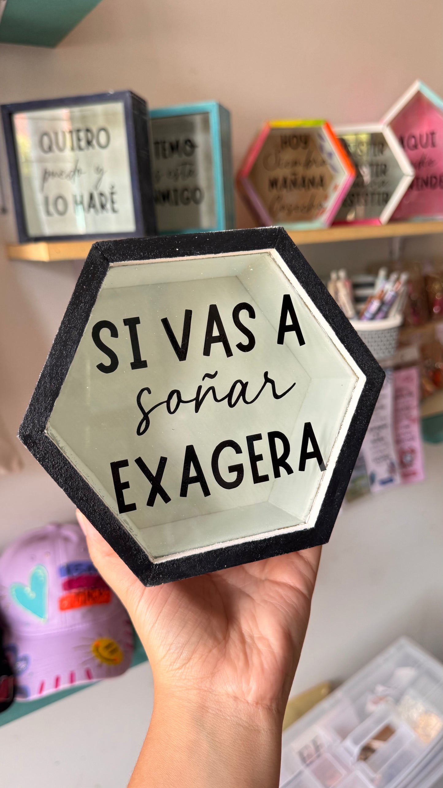 Alcancia rayas y flores